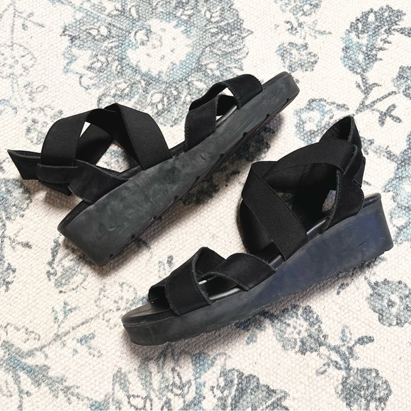 Arche Leather Black Strappy Wedge Sandals - Picture 7 of 8